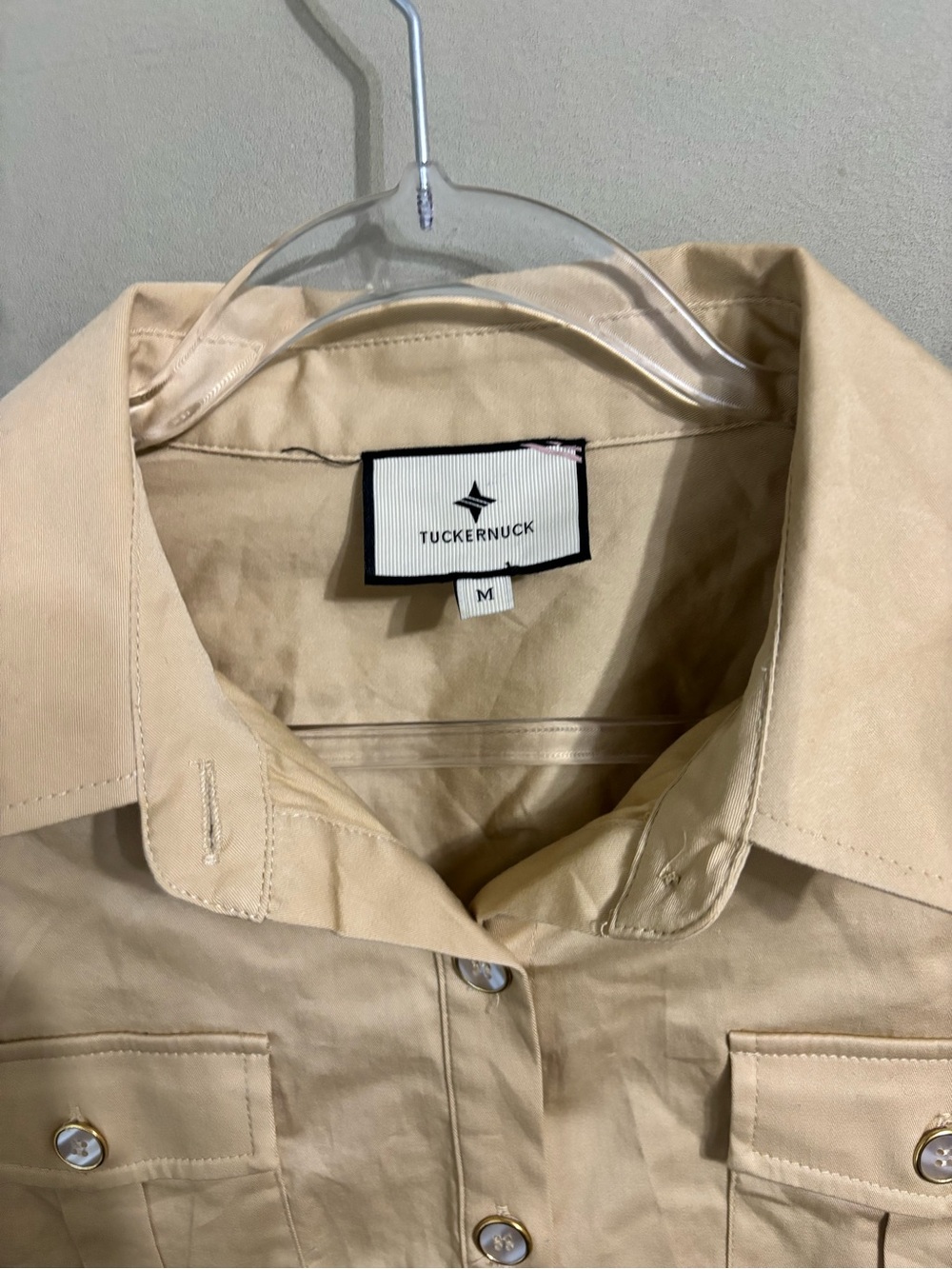Tuckernuck Utility Button Down Shirt Women’s Medium Beige Cotton Long Sleeve Top - Picture 4 of 5